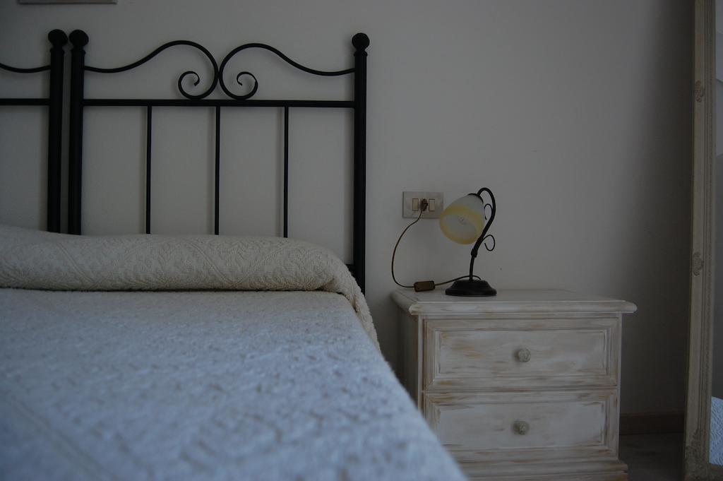 Andrea E Valentina Bed & Breakfast S'archittu Cuglieri Phòng bức ảnh